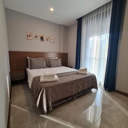 Hostel Bisuites Αττάλεια