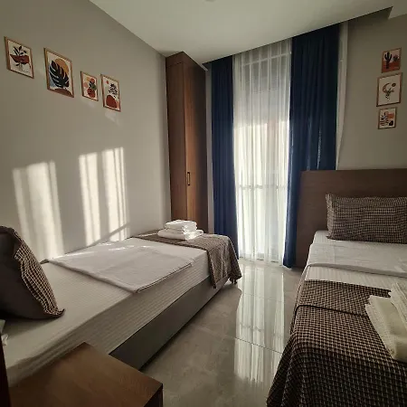 Hostel Bisuites Αττάλεια