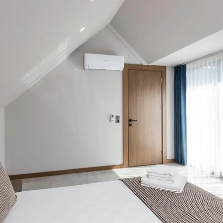 Hostel Bisuites Αττάλεια