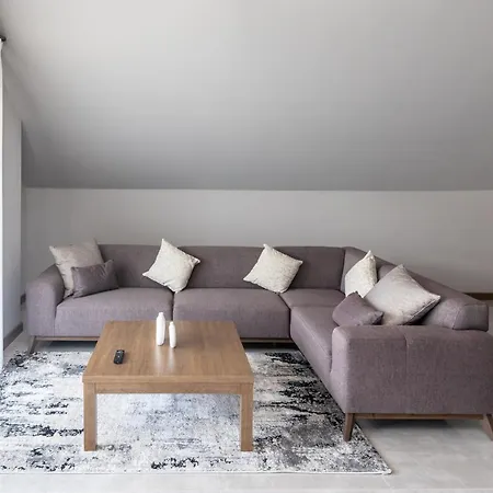 Hostel Bisuites Αττάλεια