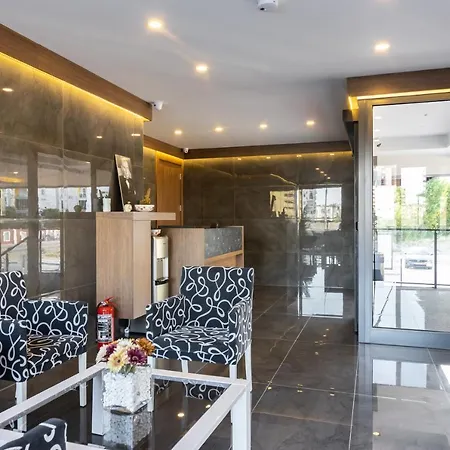 Hostel Bisuites Αττάλεια